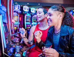 Antarmuka aplikasi mobile gaming sportsbook dewi77 mudah digunakan